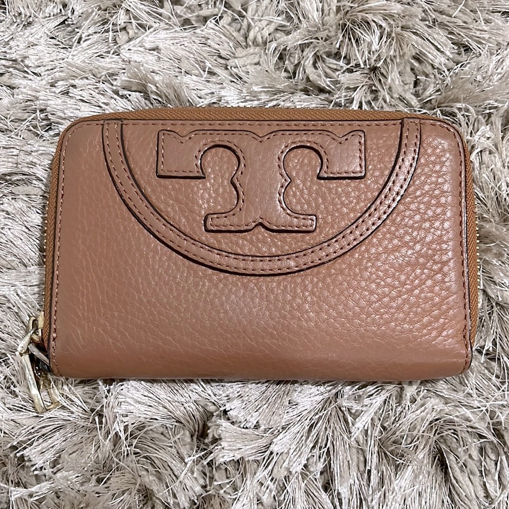 Tory Burch wallet